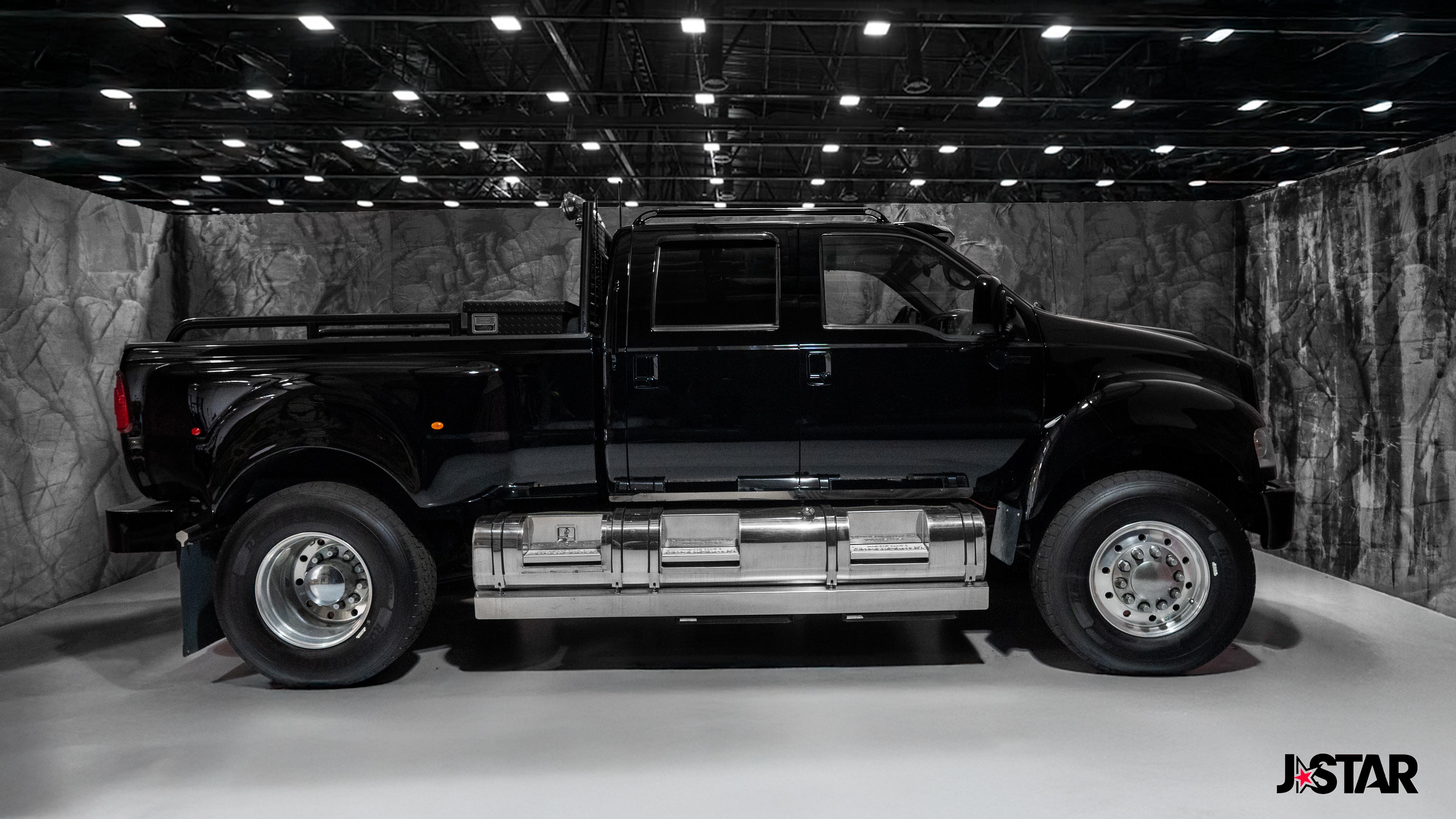 2008 Ford F-650 - Photo 21