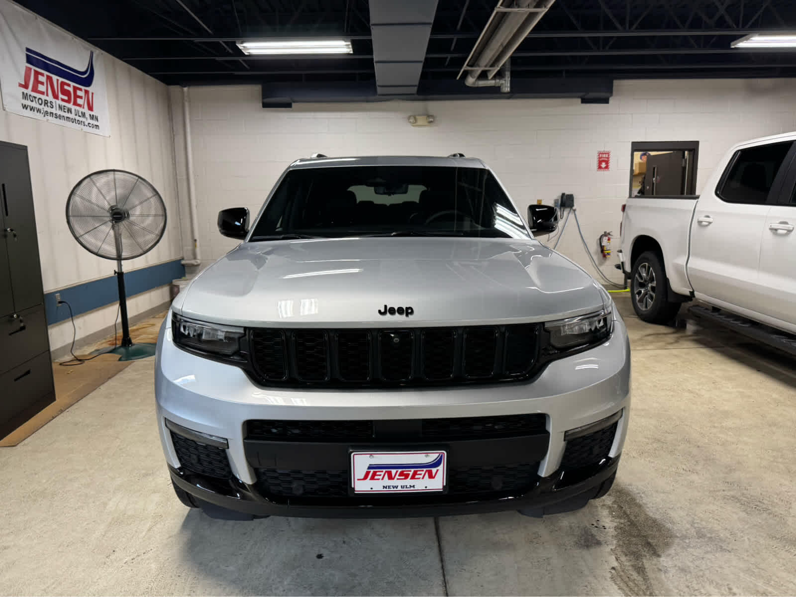 Used 2024 Jeep Grand Cherokee L Limited with VIN 1C4RJKBG9R8506158 for sale in New Ulm, Minnesota