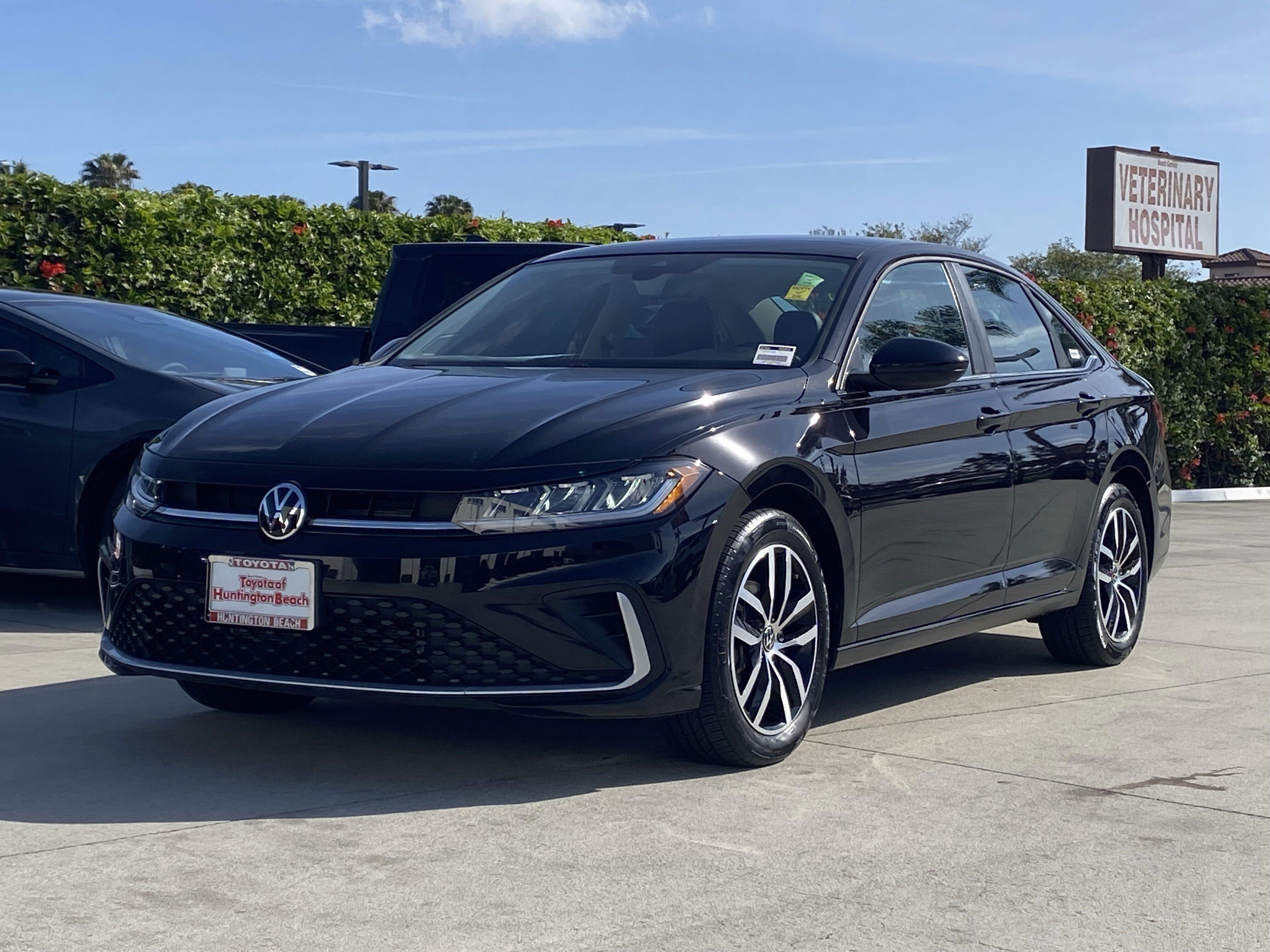 2025 Volkswagen Jetta SE - Photo 6