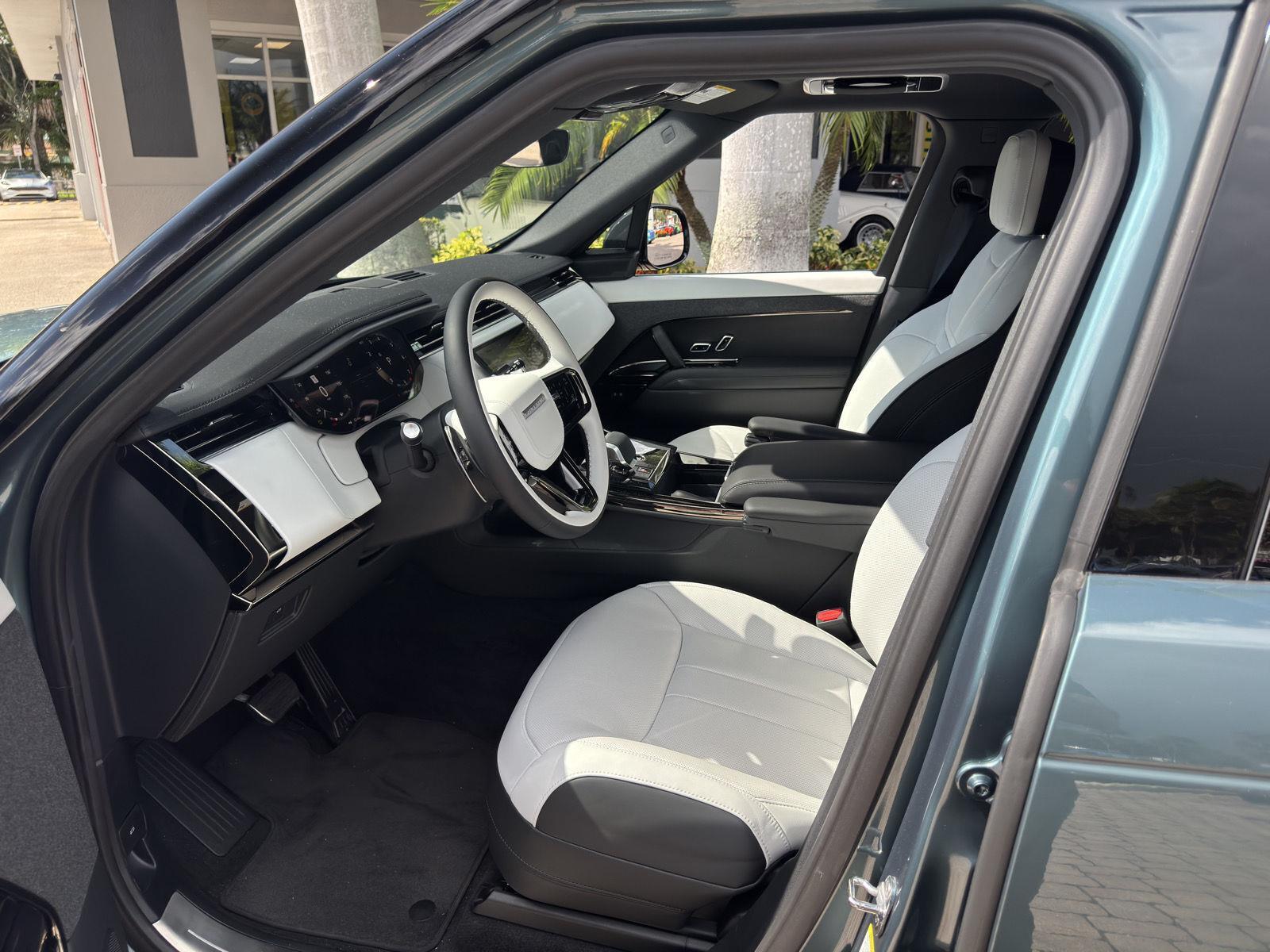 Used 2025 Land Rover Range Rover Sport Dynamic SE