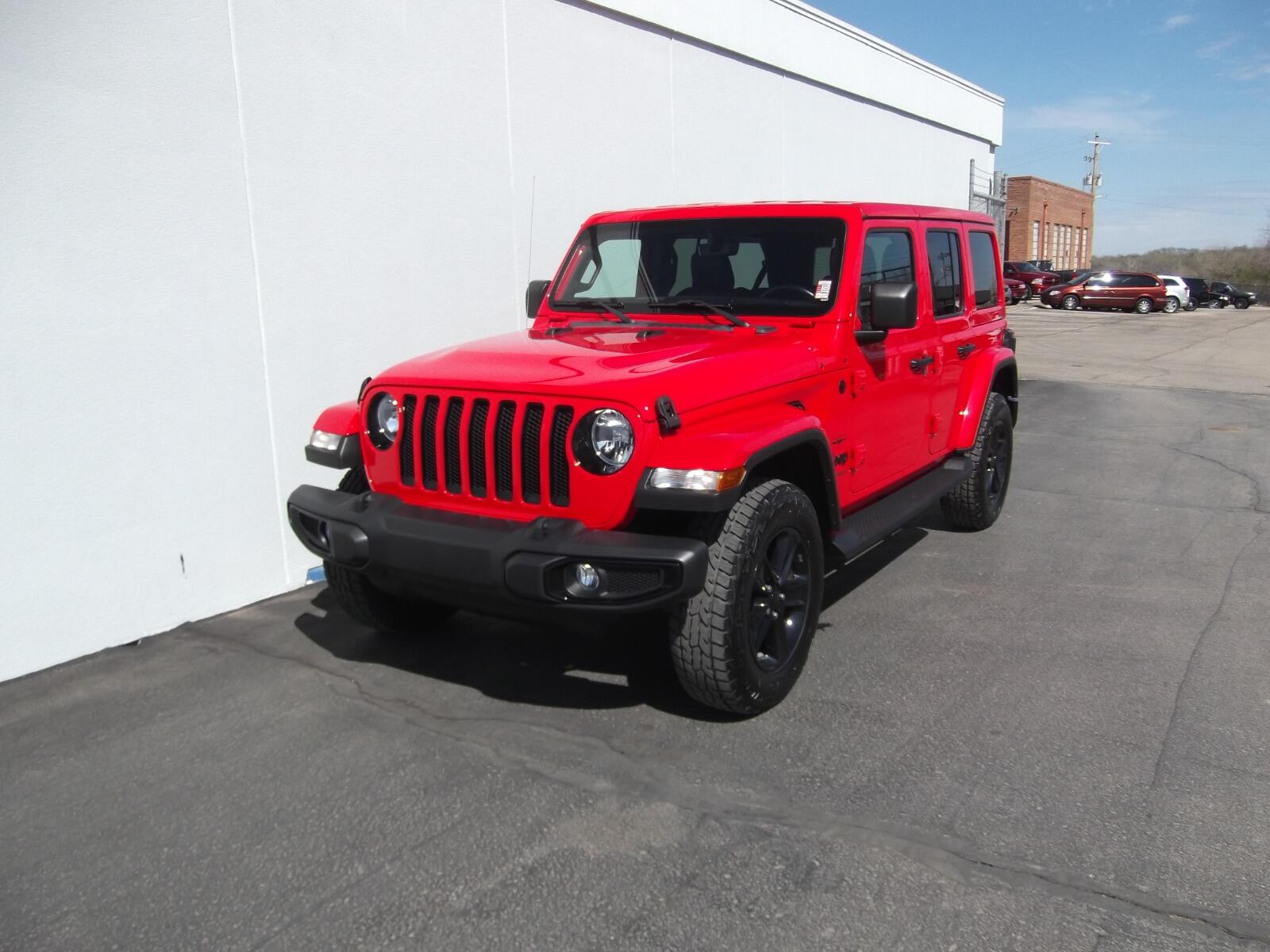 Used 2021 Jeep Wrangler Unlimited Sahara Altitude with VIN 1C4HJXEGXMW604270 for sale in Kansas City