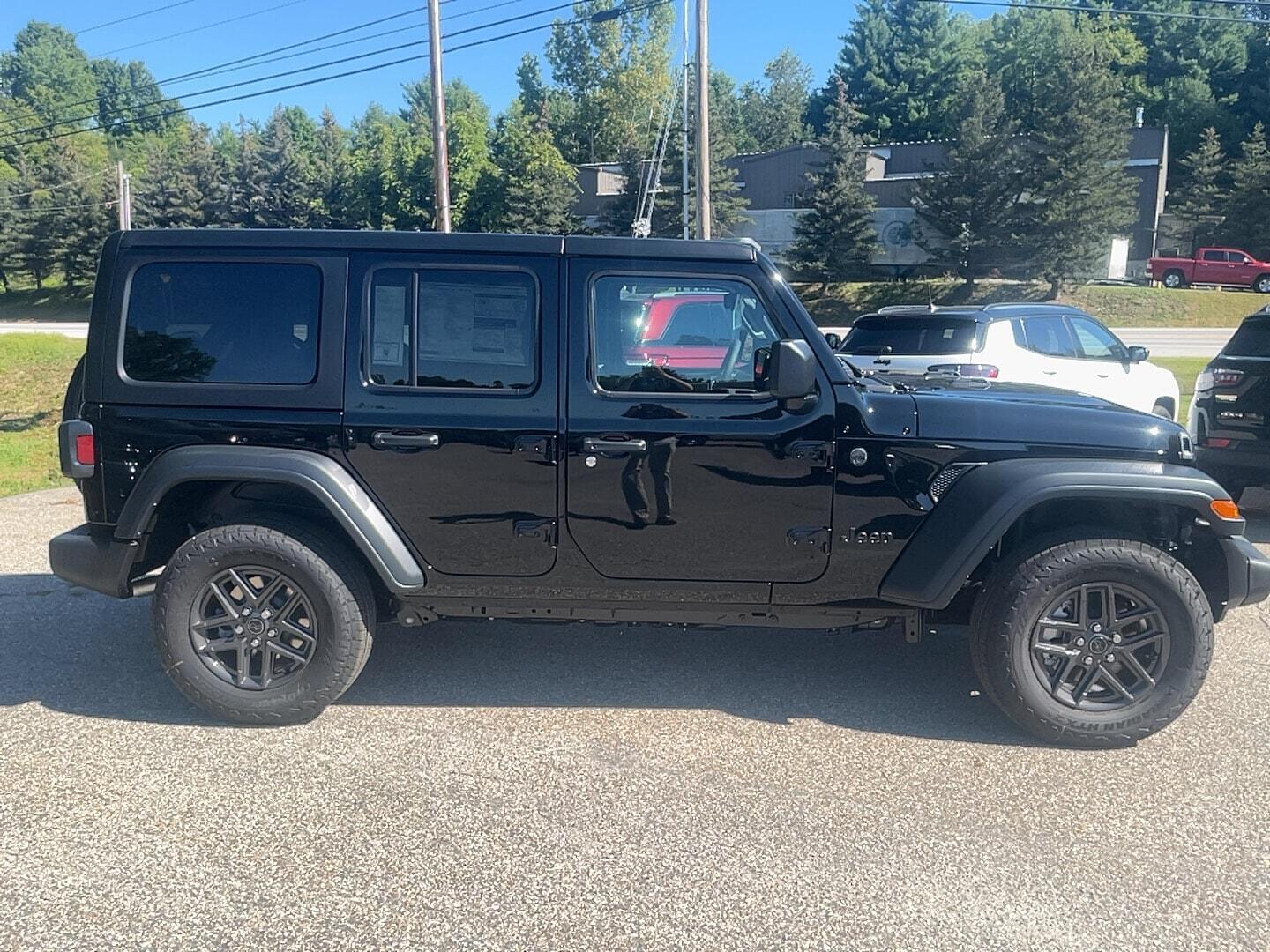 View vehicle photo 4