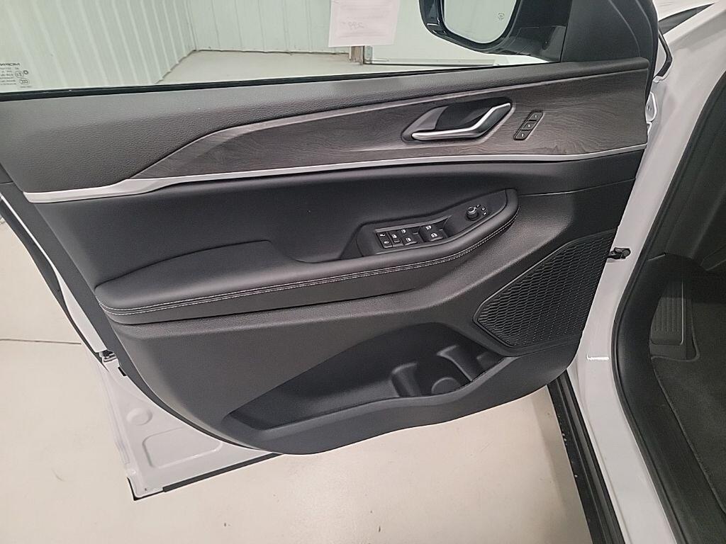 2025 Jeep Grand Cherokee L Limited - Photo 12