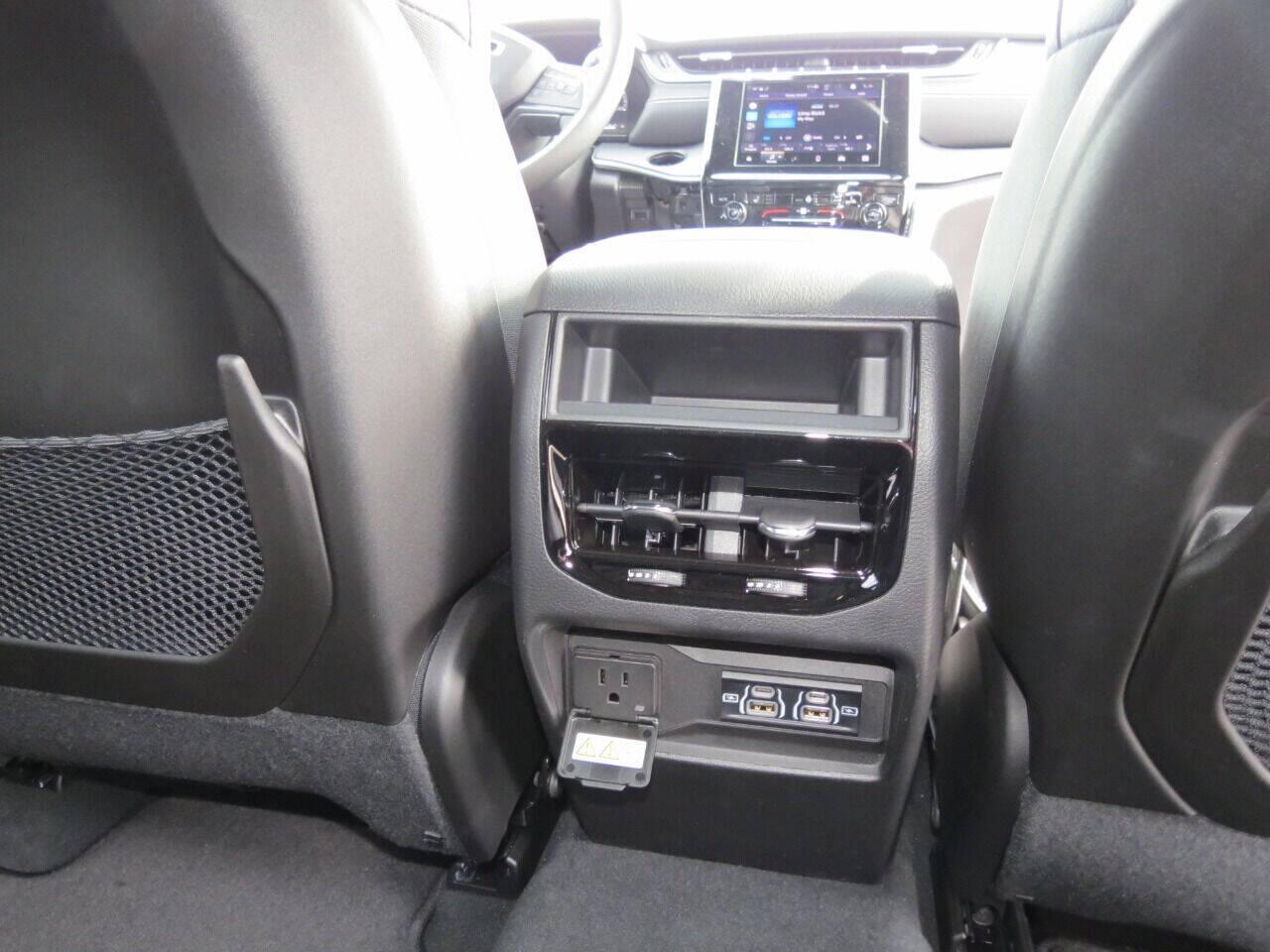 2025 Jeep Grand Cherokee Altitude - Photo 11