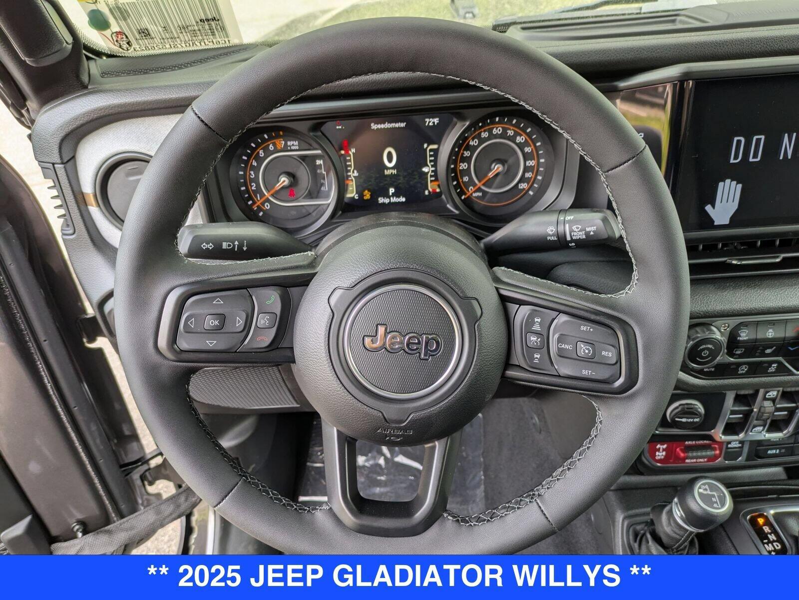 2025 Jeep Gladiator Willys - Photo 17