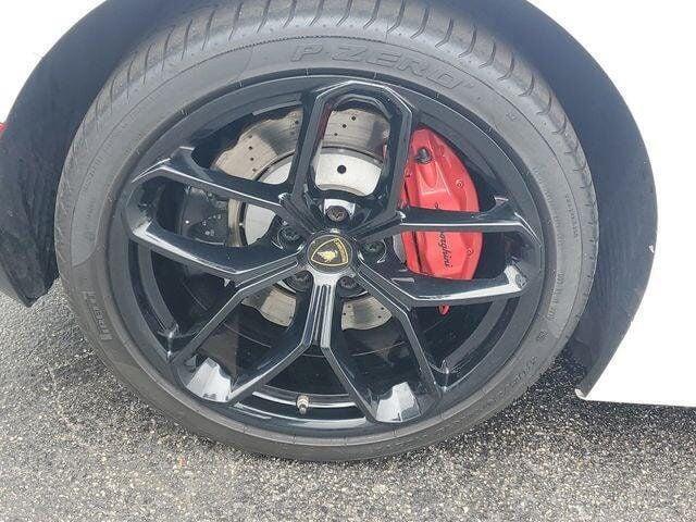 2017 Lamborghini Huracan Base - Photo 8