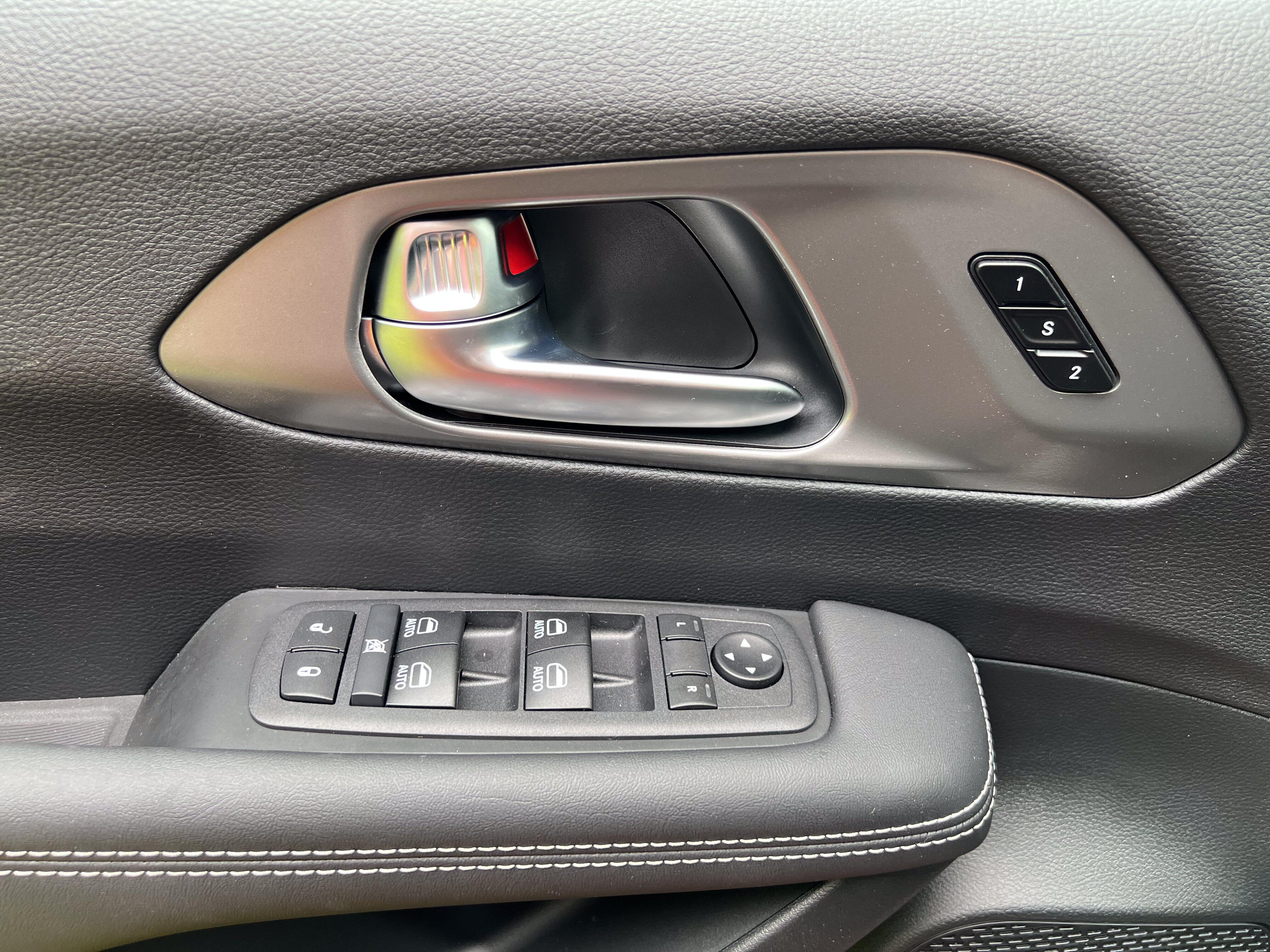 2026 Chrysler Pacifica Select - Photo 16