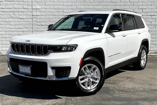 2025 Jeep Grand Cherokee L Laredo's photo