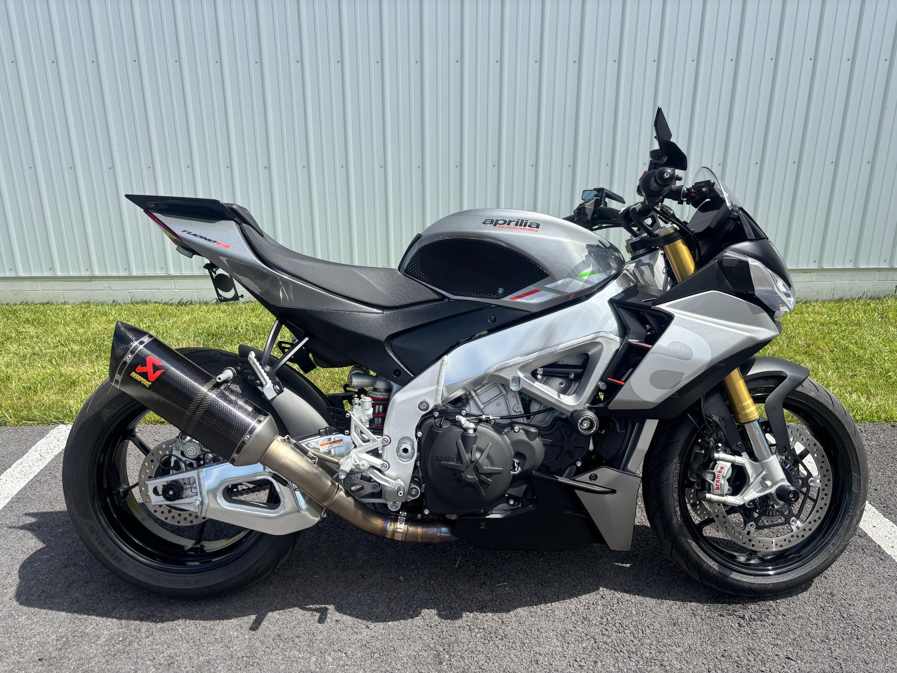 2022 APRILIA Tuono V4