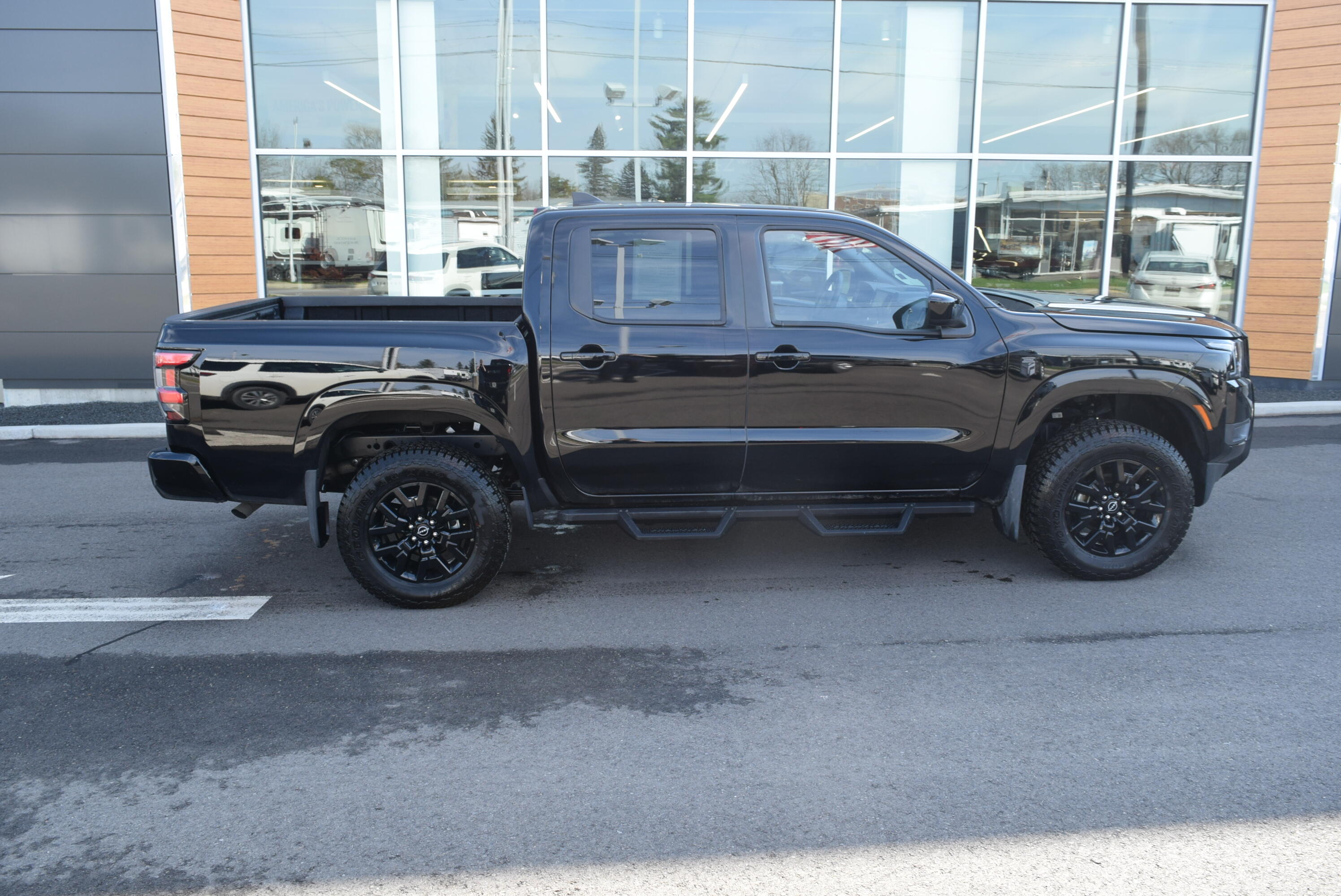 2026 Nissan Frontier SV Crew Cab 4X4 SWB's photo