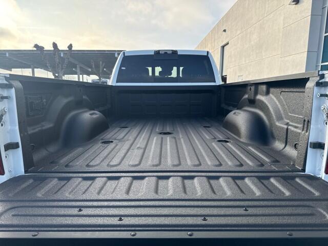 2026 RAM 3500 Laramie - Photo 16