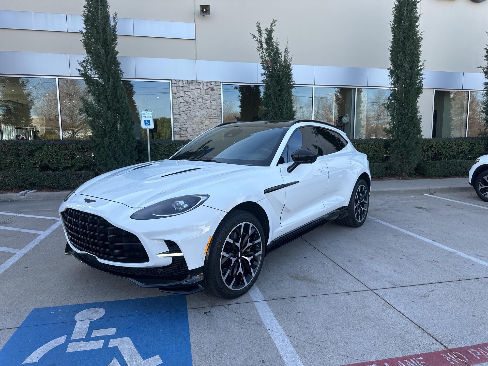 2023 Aston Martin DBX 707's photo