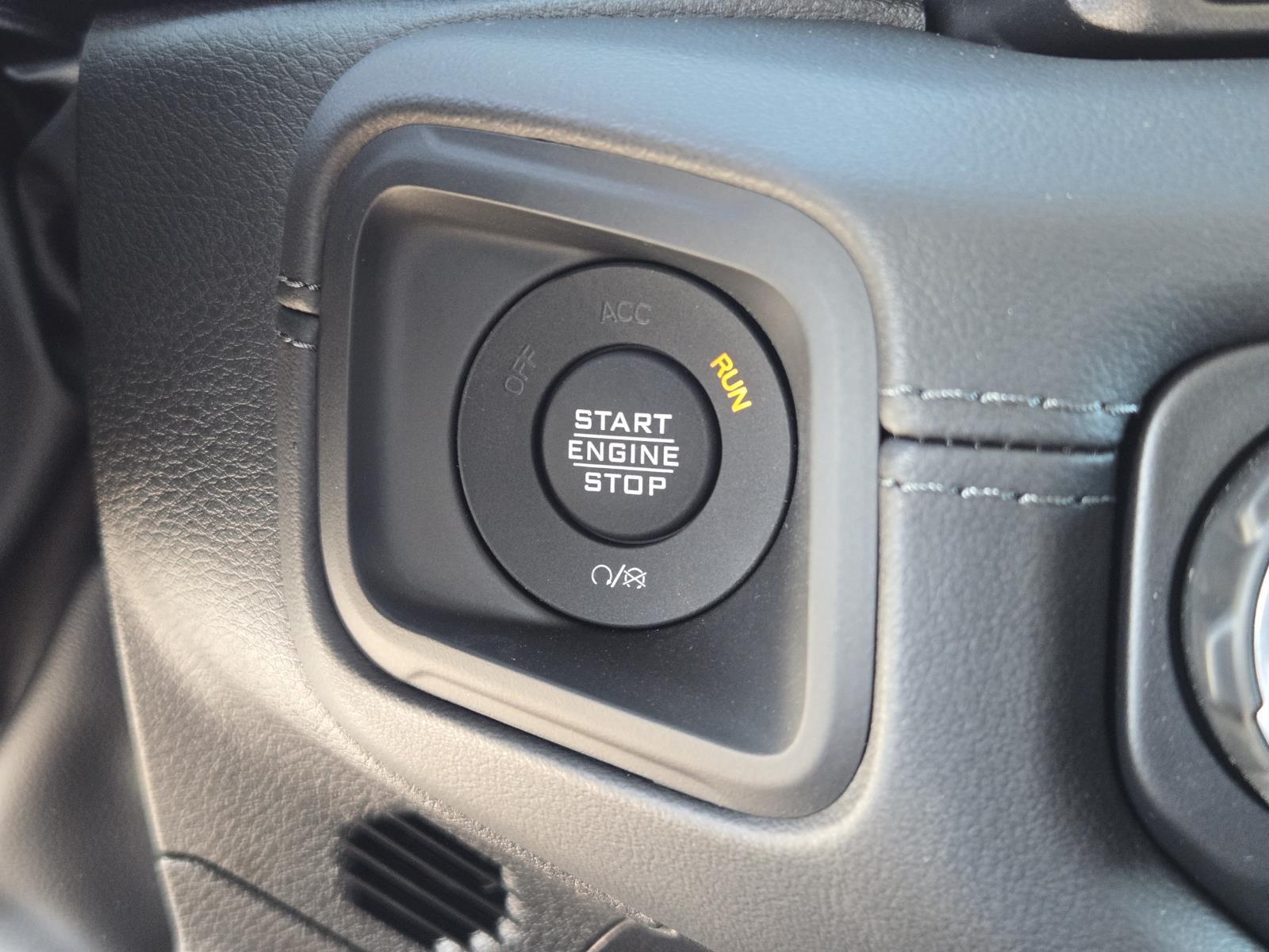 2025 Jeep Wrangler 4-Door Sahara - Photo 14