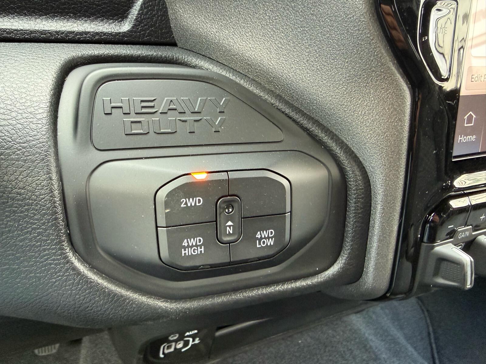 2026 RAM 2500 Tradesman/Black Express - Photo 13