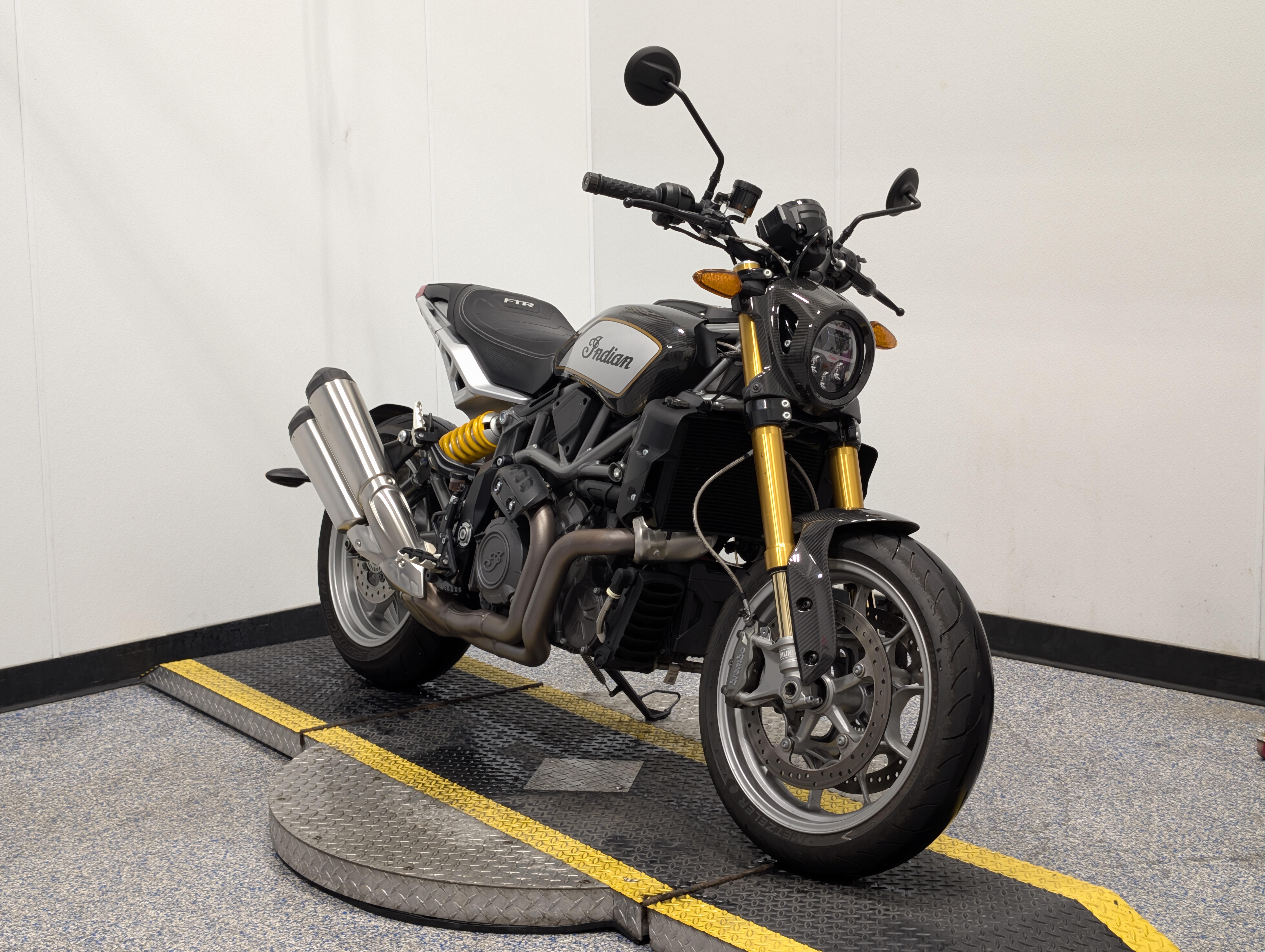 2023 Indian Motorcycle FTR R CARBON
