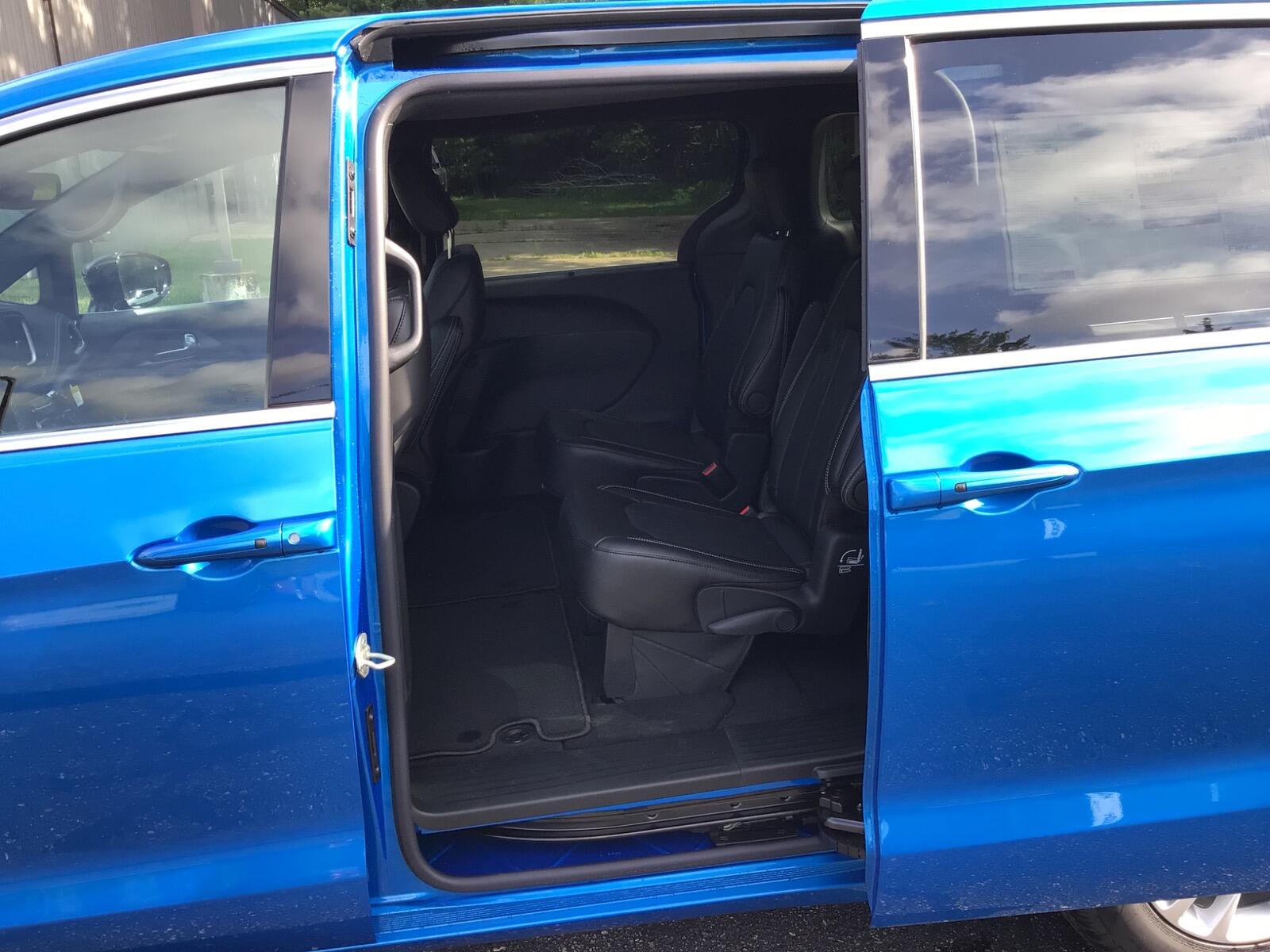 2027 Chrysler Pacifica Select - Photo 13