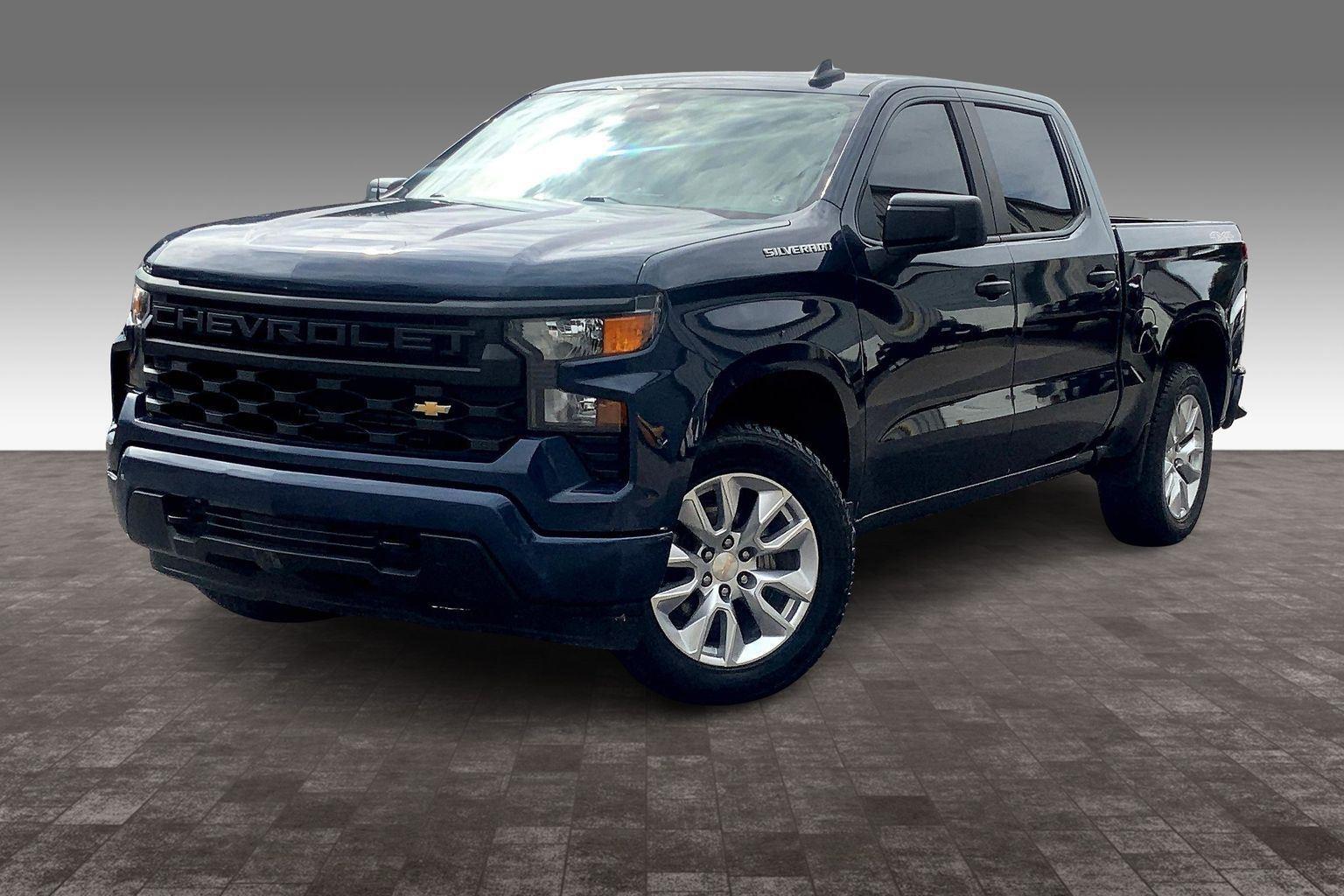 2022 Chevrolet Silverado Custom's photo