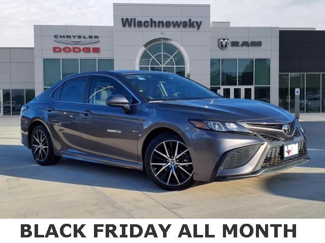 Used 2021 Toyota Camry SE with VIN 4T1G11AK6MU594959 for sale in Huntsville, TX