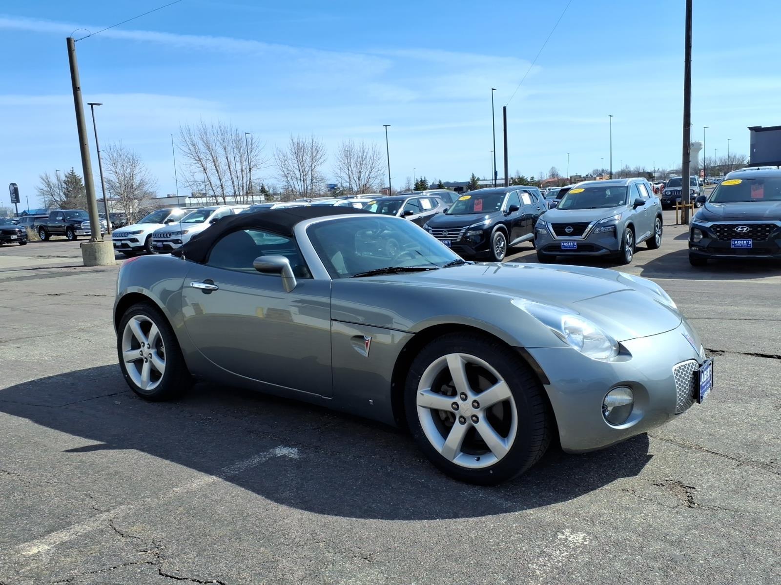 Used 2006 Pontiac Solstice Base with VIN 1G2MB33B06Y108143 for sale in Mankato, Minnesota