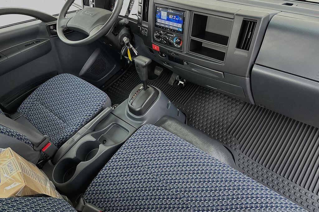 2024 Isuzu NPR HD - Photo 11