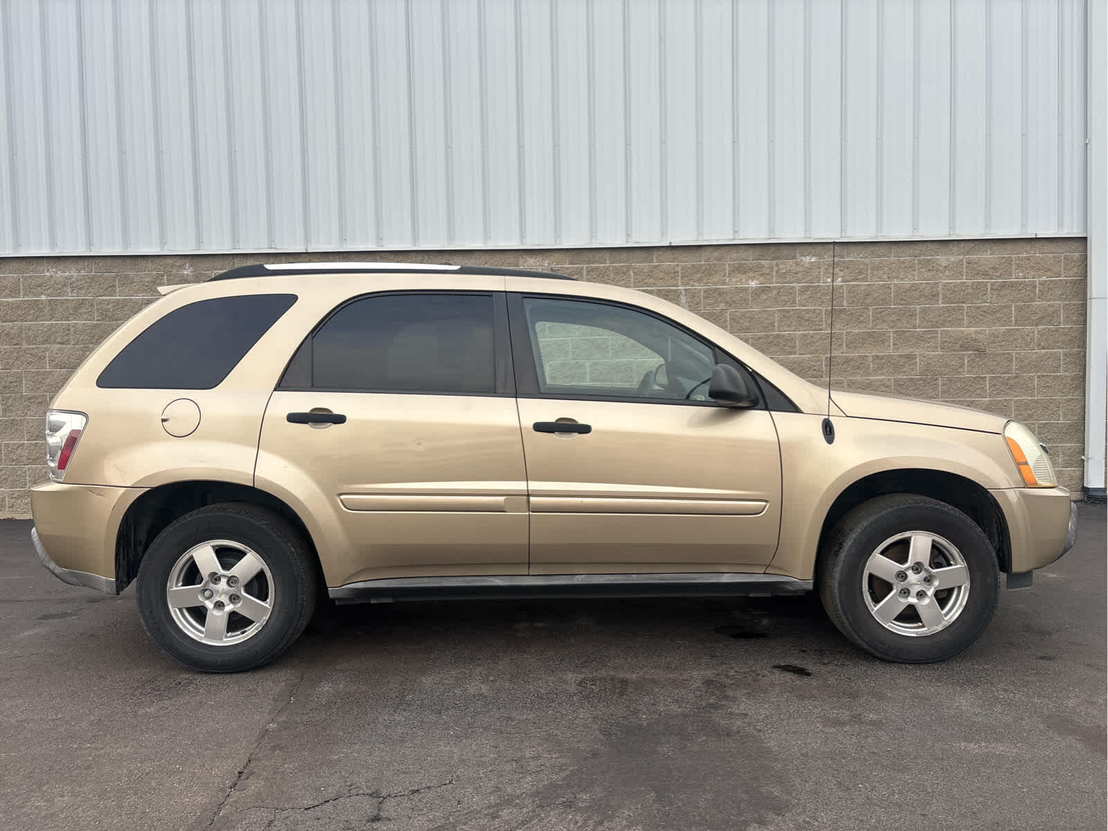 Used 2005 Chevrolet Equinox LS with VIN 2CNDL23F156102728 for sale in Wilmington, OH