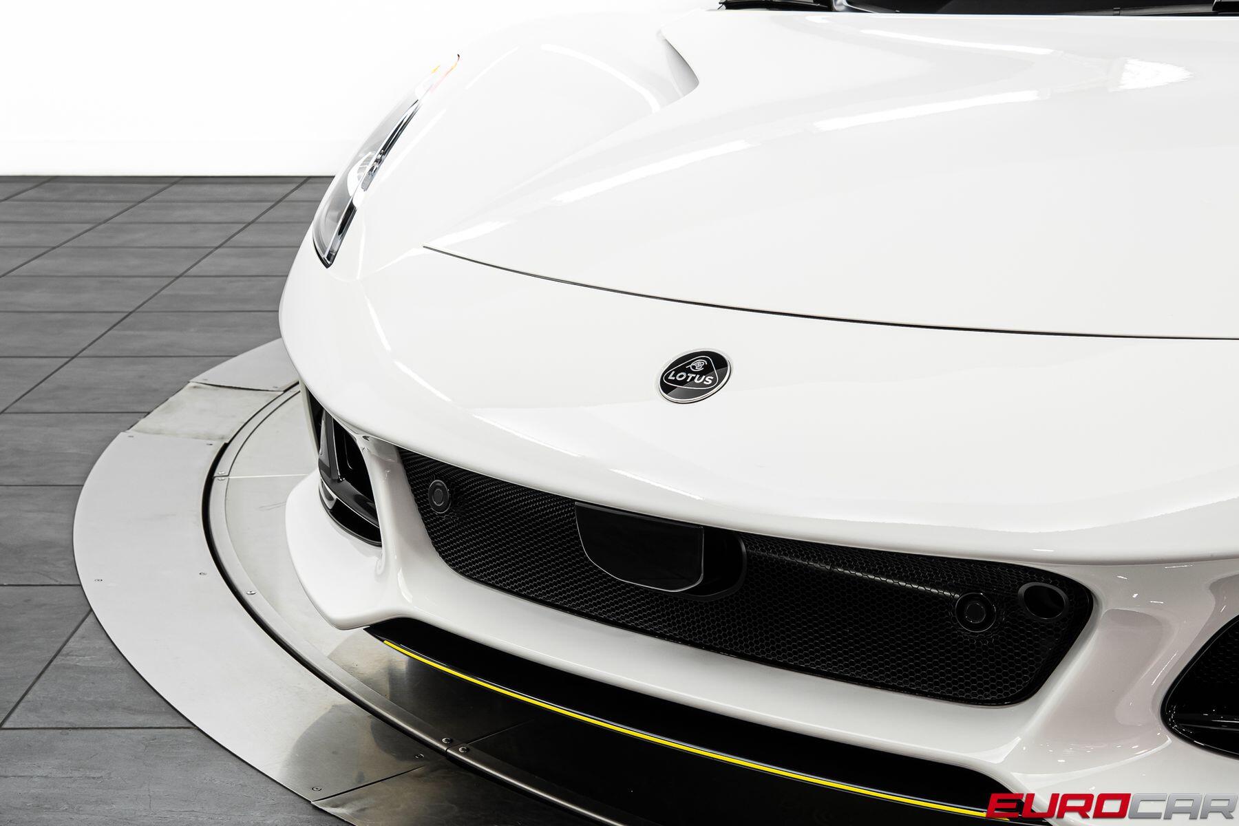 2026 Lotus Emira - Photo 9
