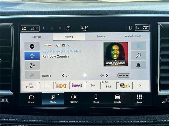 2025 Chrysler Pacifica Select - Photo 8