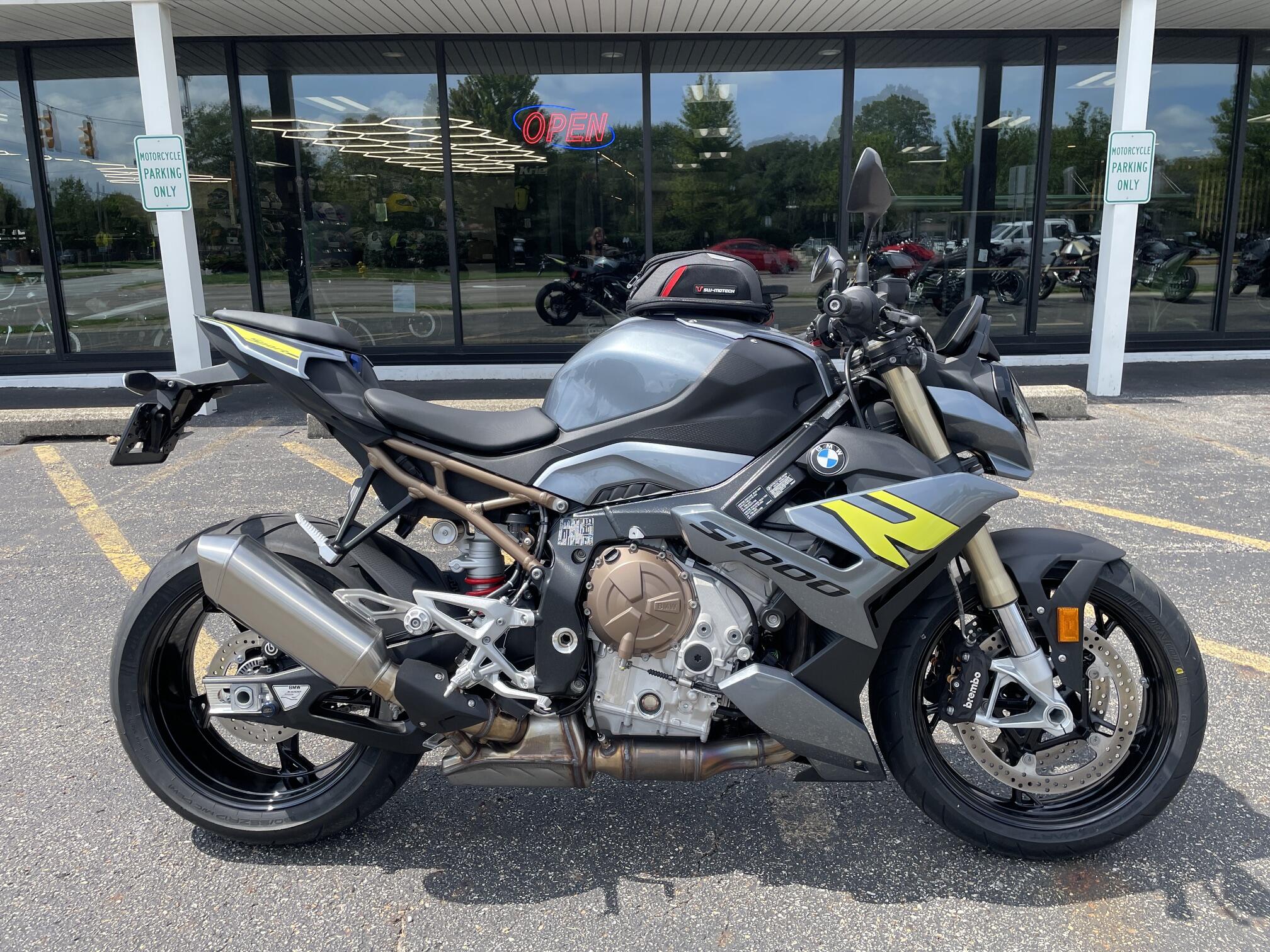 2024 BMW S 1000 R