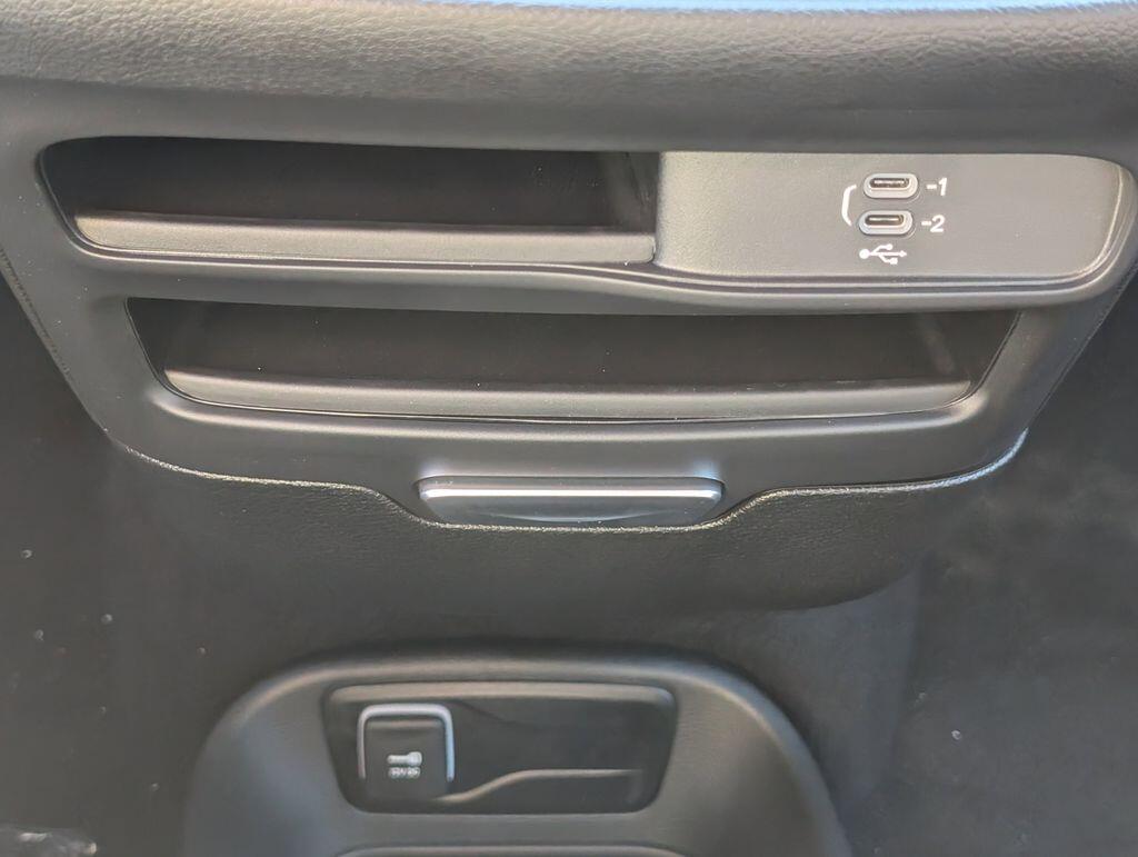2026 Chrysler Voyager LX - Photo 19