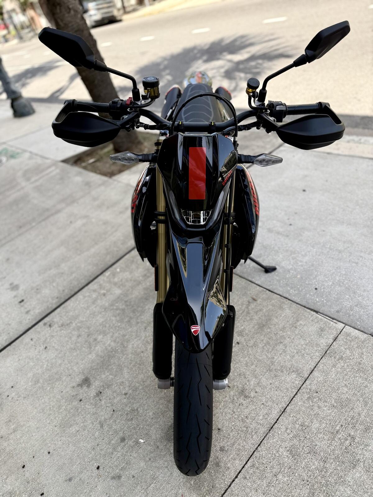 New 2027 Ducati HYPERMOTARD 698 MONO NERA 
