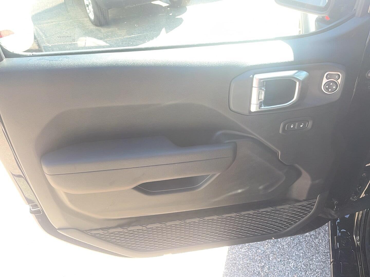 2025 Jeep Wrangler 4-Door Sport S - Photo 10