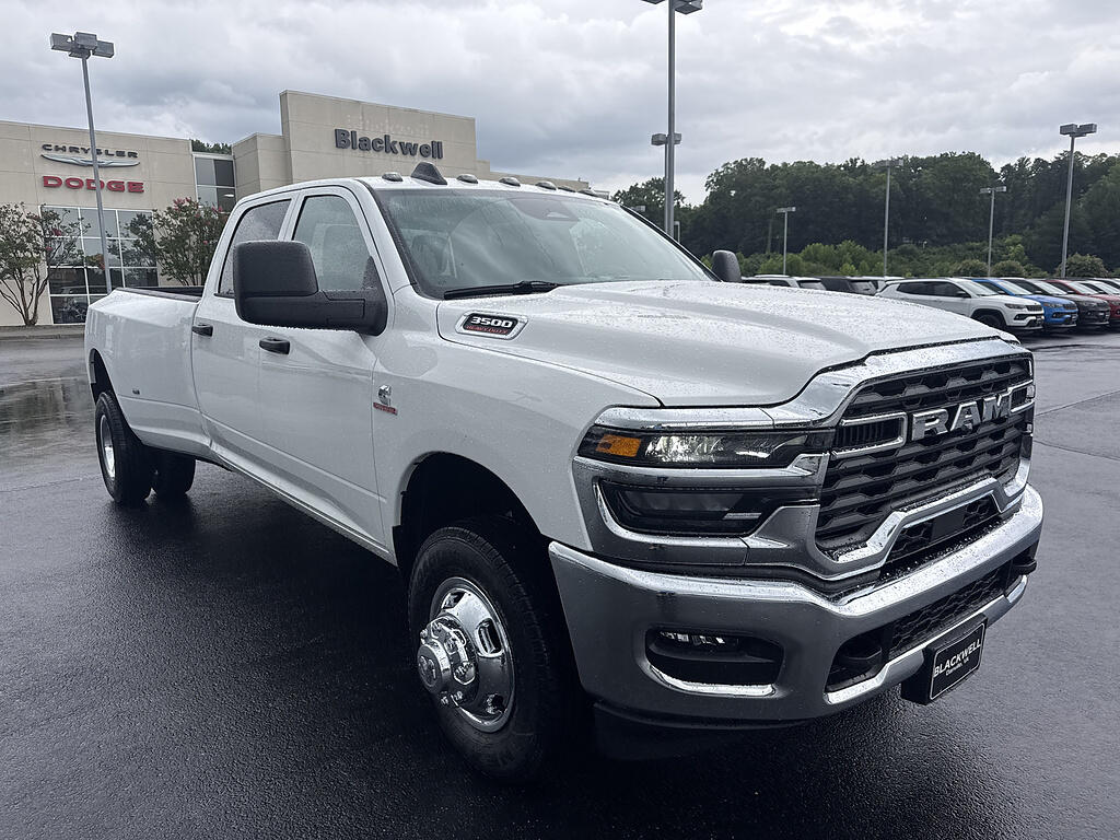 2026 RAM 3500 3500 Tradesman Crew Cab 4x4 8' Box