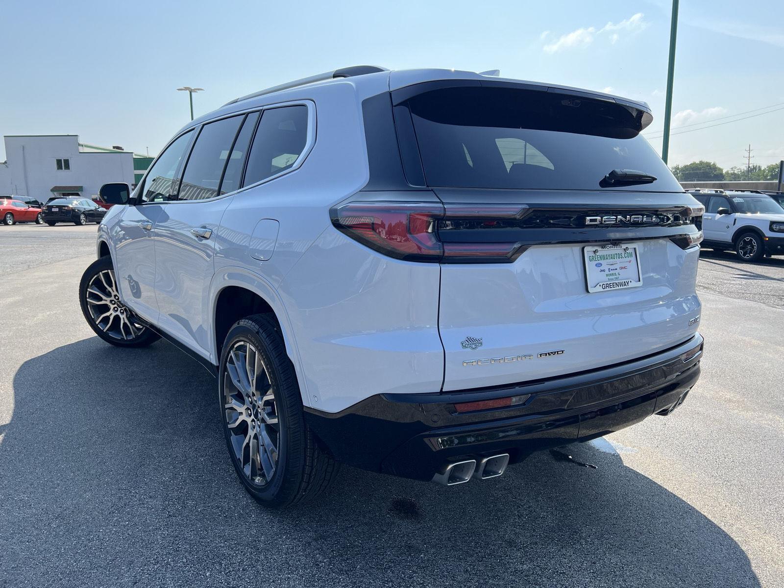 2026 GMC Acadia Denali Ultimate - Photo 9