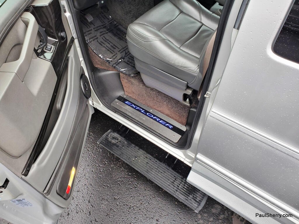 2023 Chevrolet Express Cargo Work Van - Photo 35