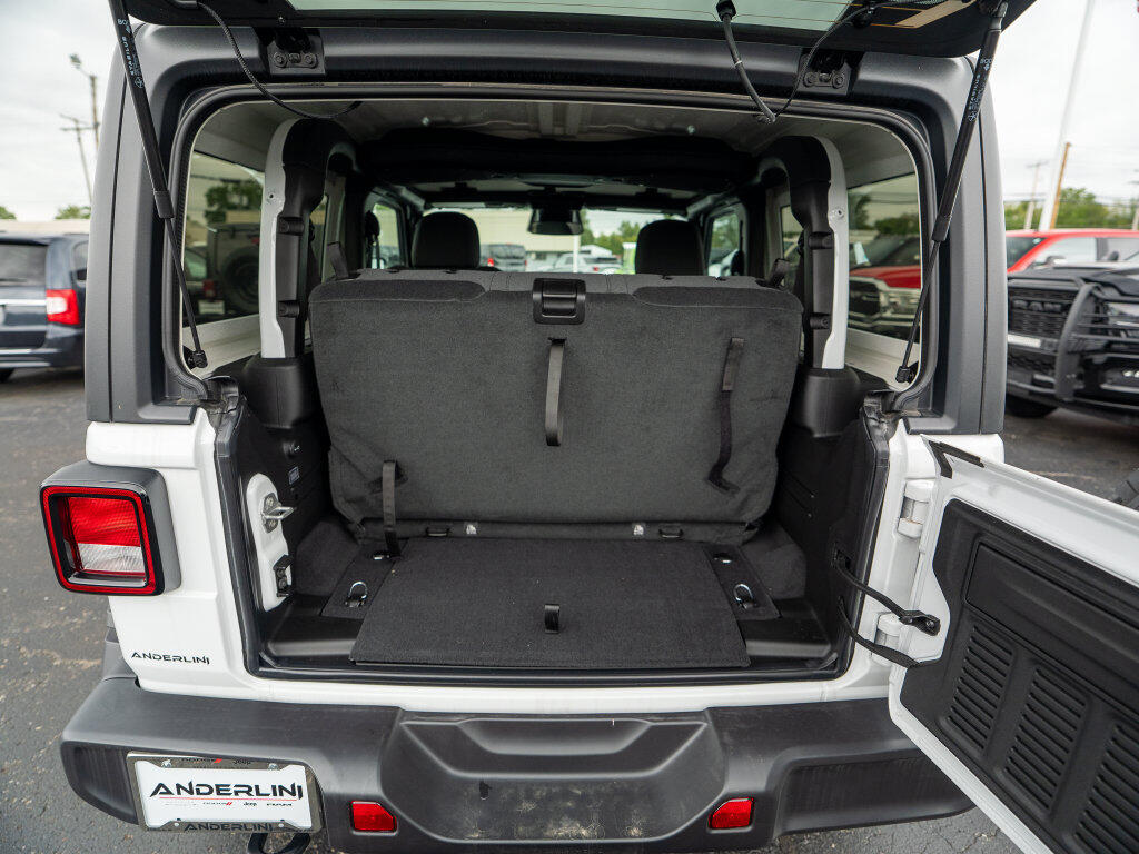 2026 Jeep Wrangler 2-Door Willys - Photo 11