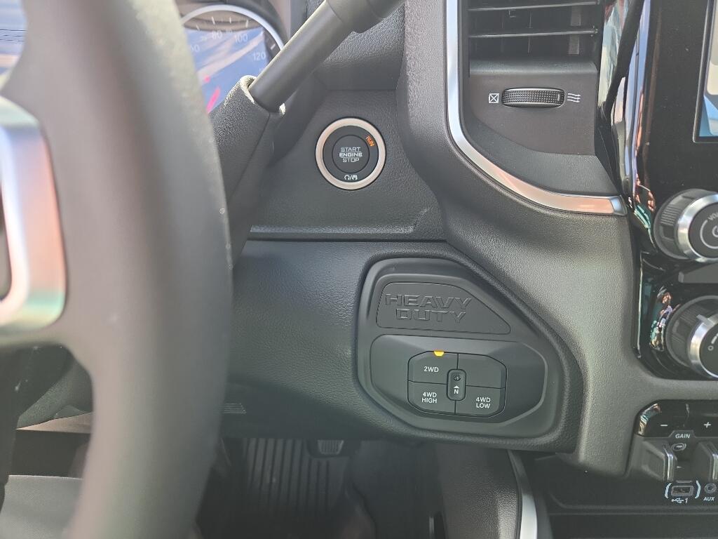 2025 RAM 3500 Big Horn - Photo 17