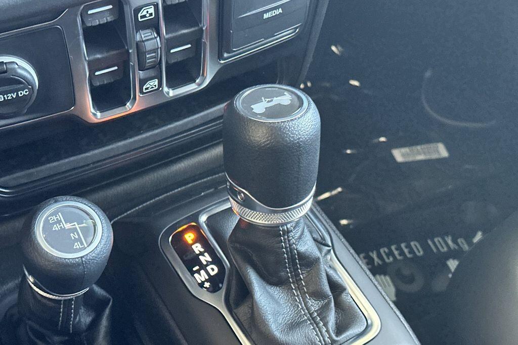 2025 Jeep Wrangler 4-Door Sahara - Photo 18