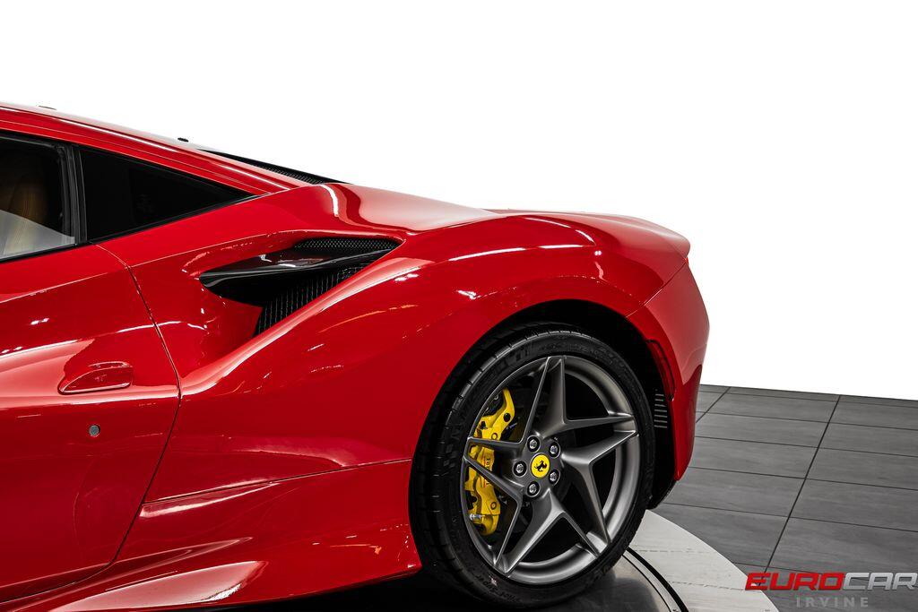 2021 Ferrari F8 Tributo *CARBON STEERING WHEEL * FULL ELECTRIC SEATS*Image 17