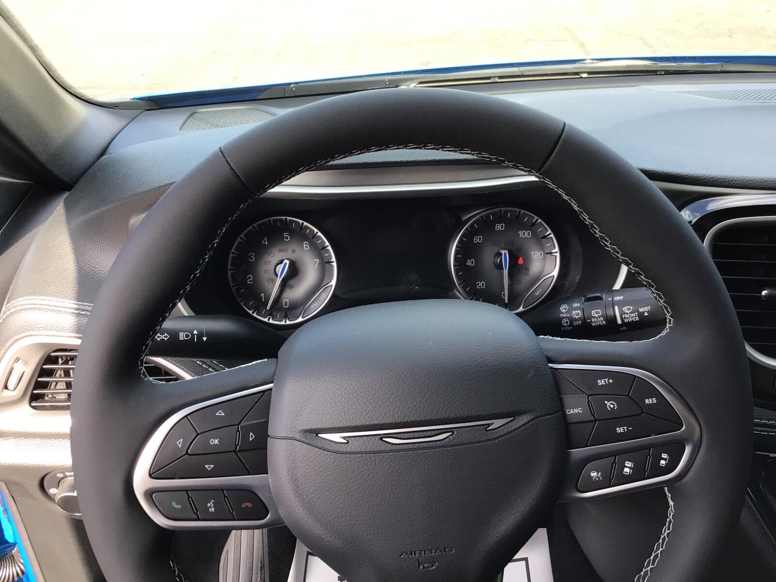 2027 Chrysler Pacifica Select - Photo 11
