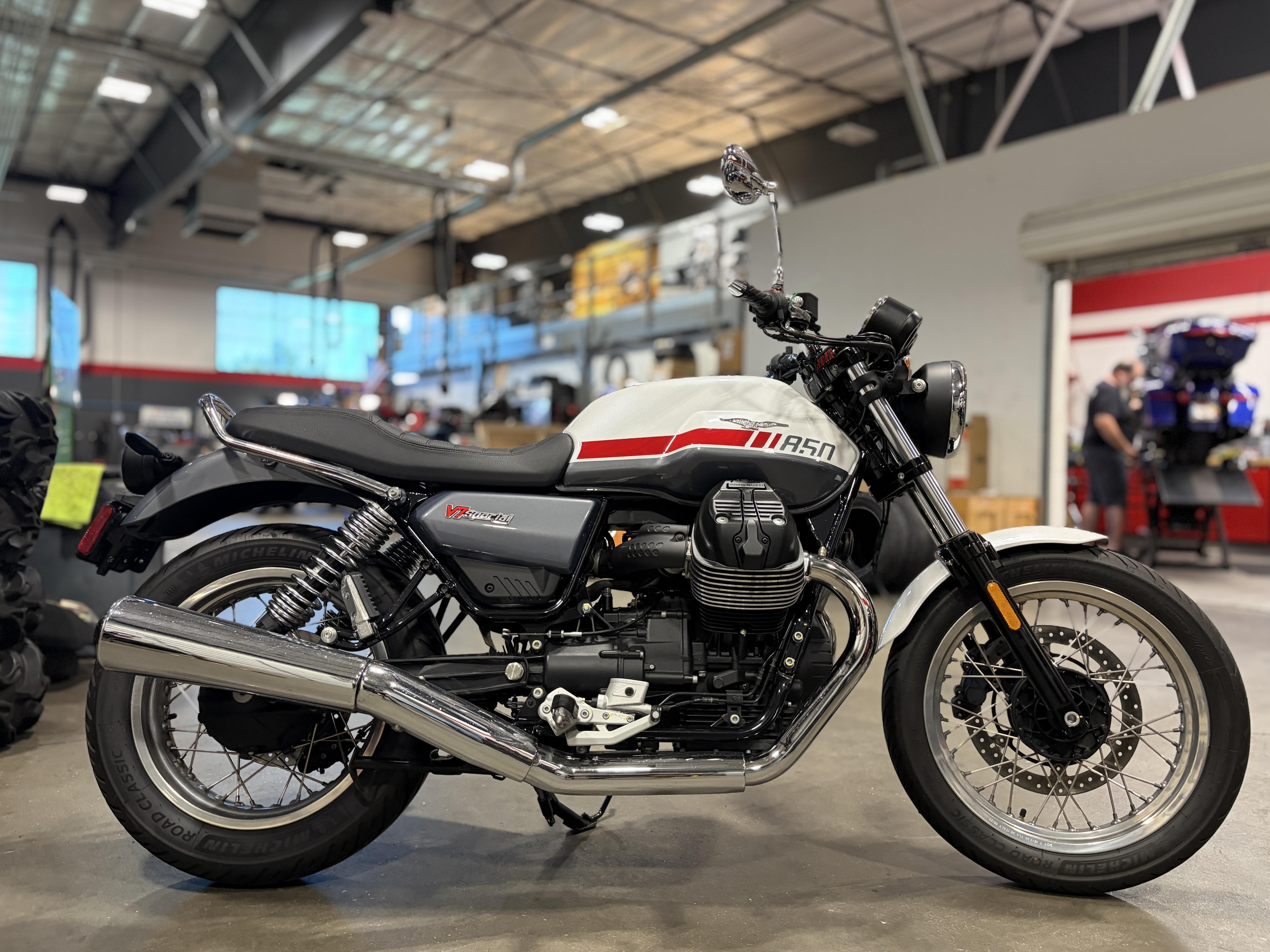 2023 MOTO GUZZI V7 SPECIAL