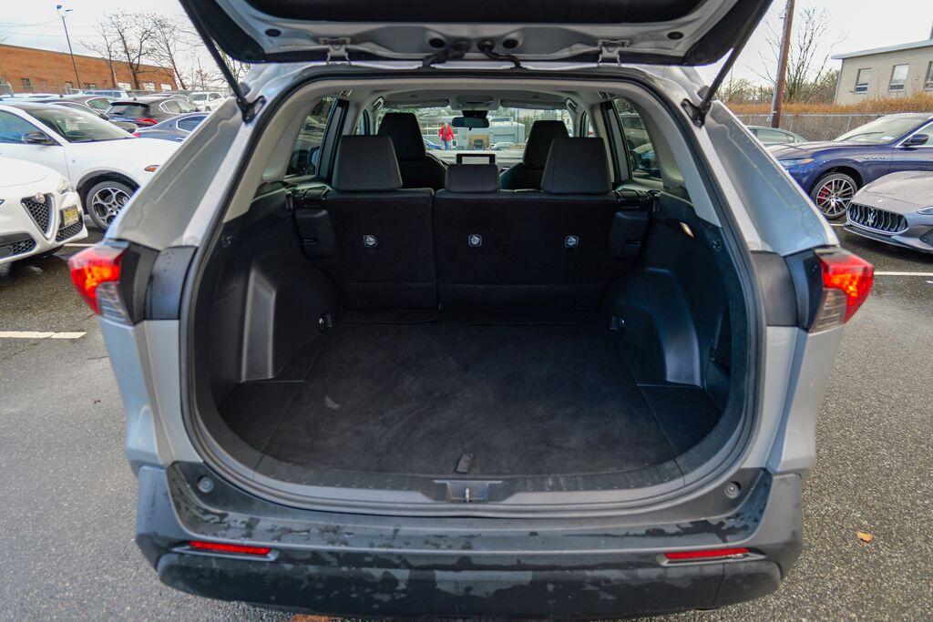 2024 Toyota RAV4 LE - Photo 51