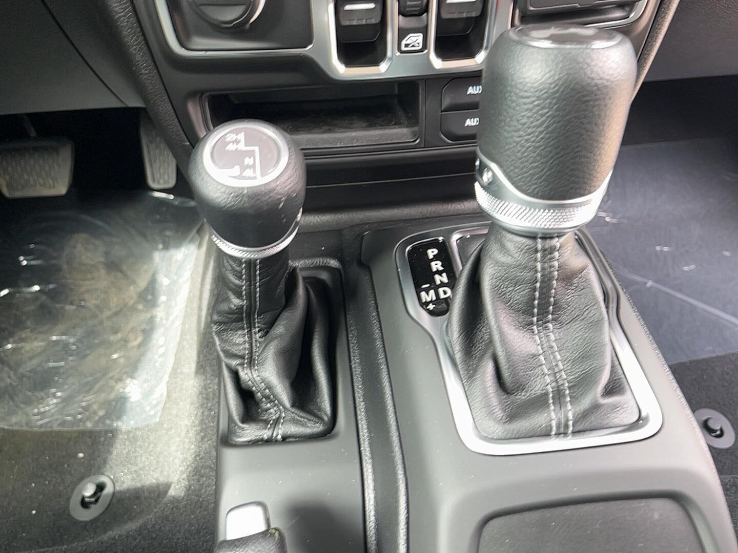 2025 Jeep Wrangler 4-Door Sport S - Photo 17