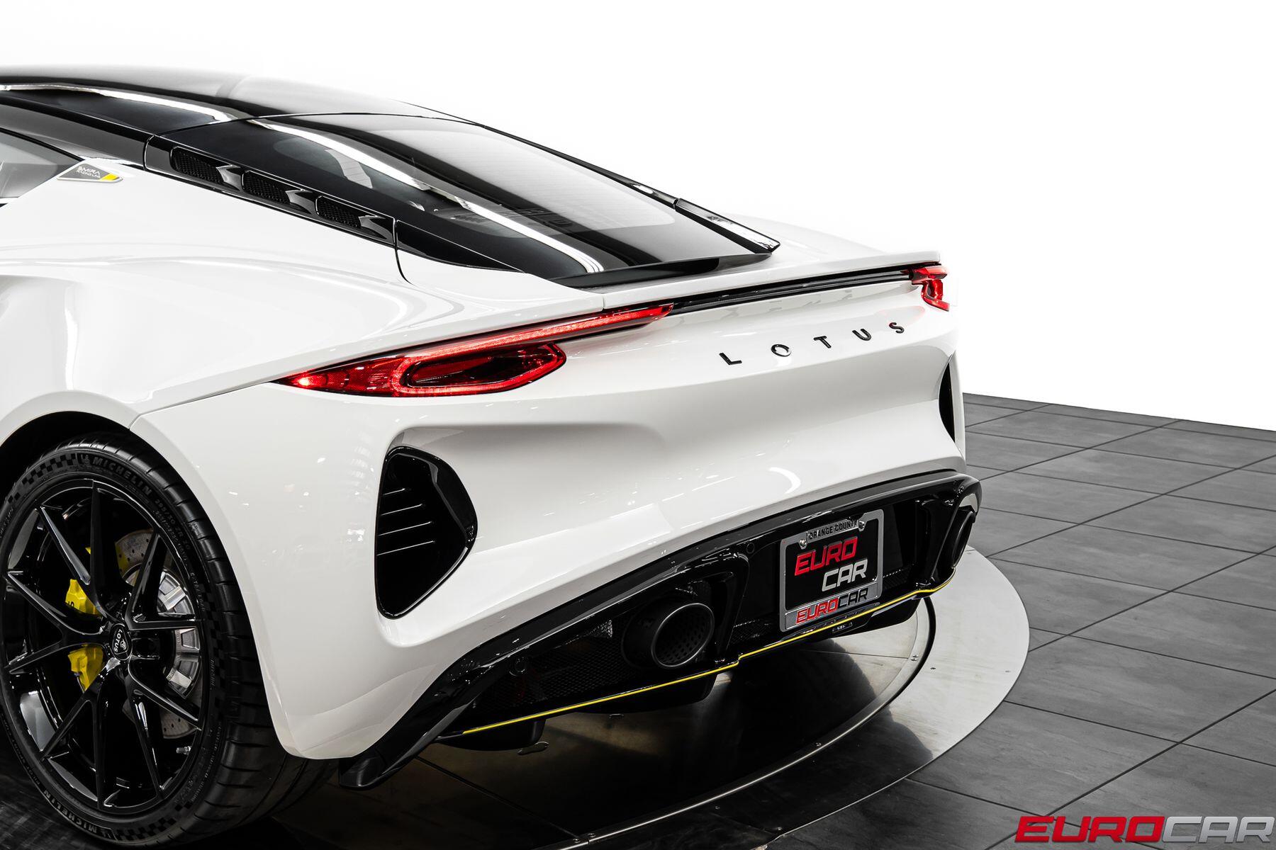 2026 Lotus Emira - Photo 18