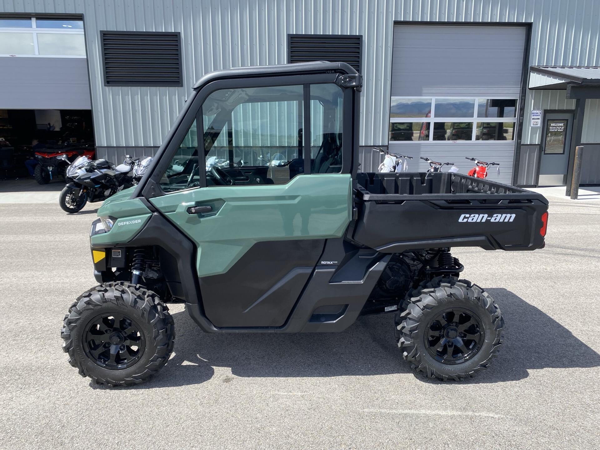 2026 Can-Am DEFENDER DPS CAB HD10