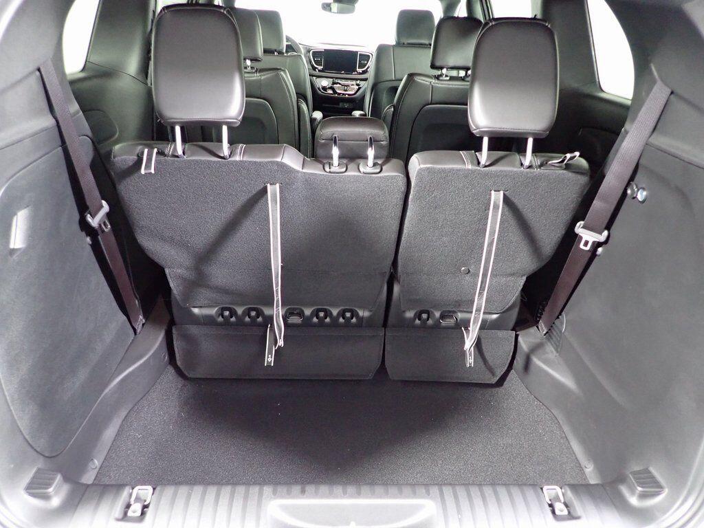 2026 Chrysler Pacifica Select - Photo 15