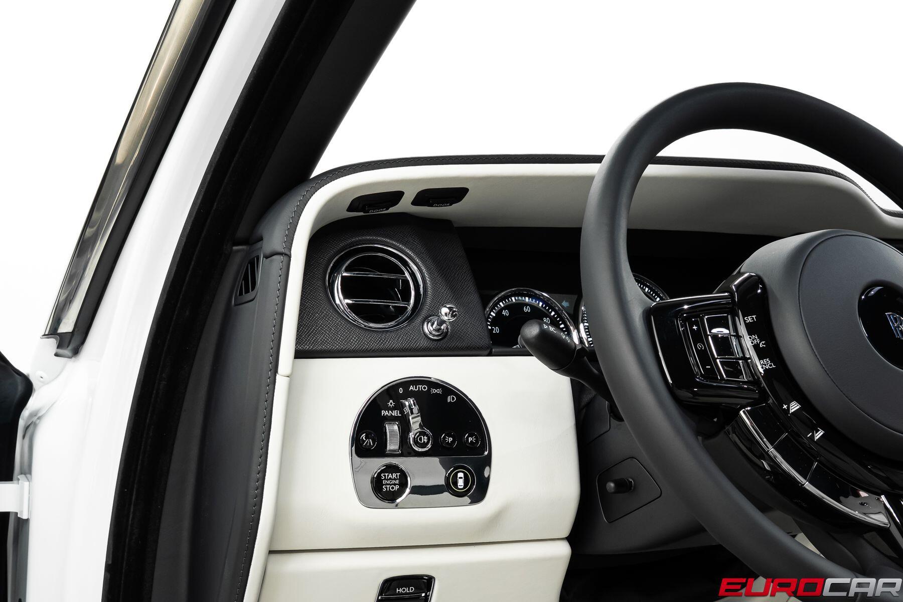 2022 Rolls-Royce Cullinan *REAR THEATER * SHOOTING STAR HEADLINER*Image 28