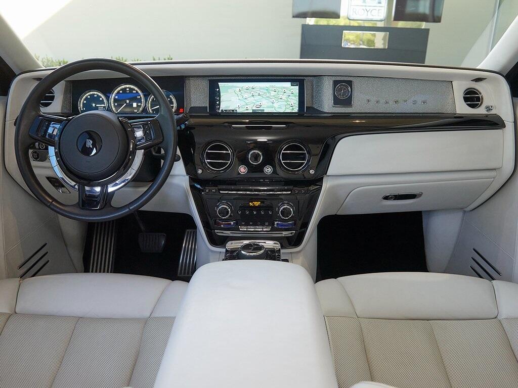 2021 Rolls Royce Phantom RR11 photo 2