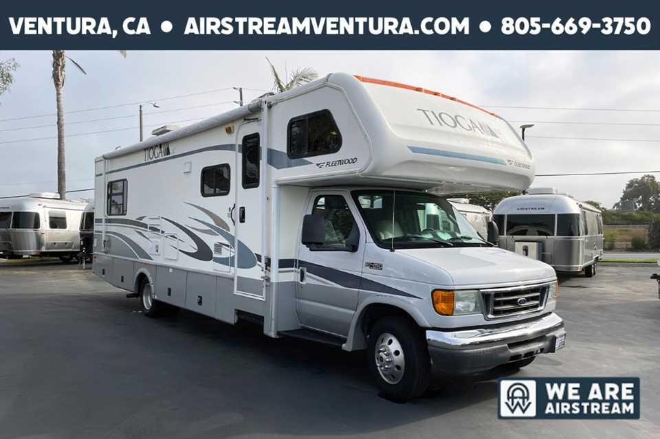 2005 Ford Econoline's photo