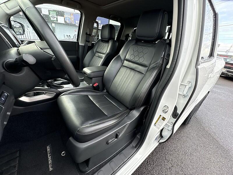 2024 Nissan Frontier SL - Photo 11