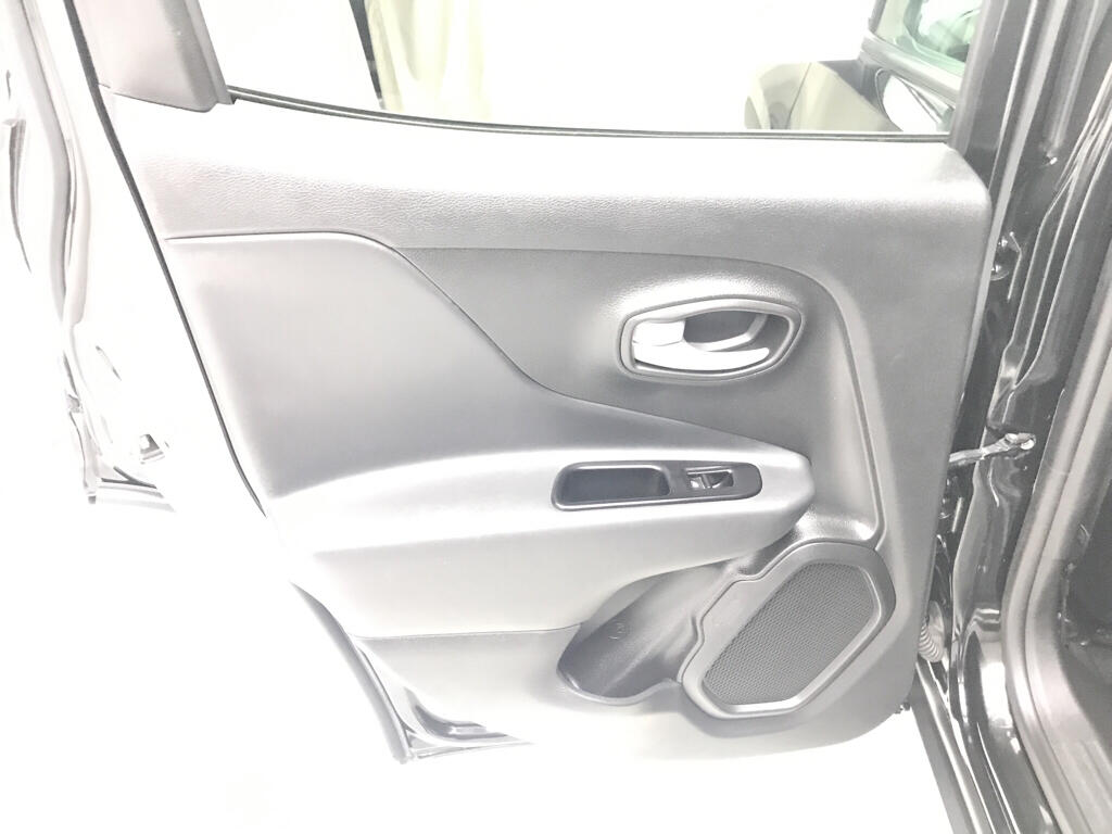 2023 Jeep Renegade Limited - Photo 13